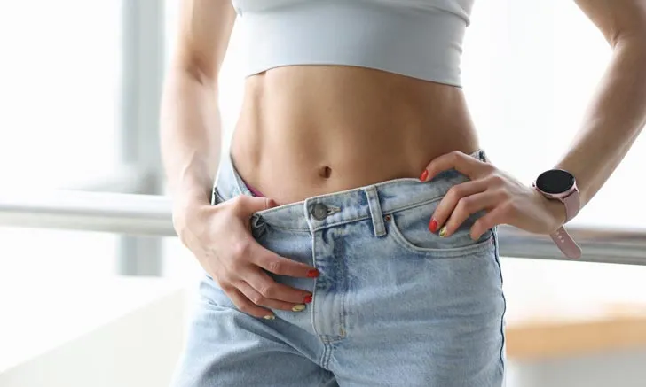 9 tips to create a flat stomach Wearing a crop top with confidence No belly, surrender